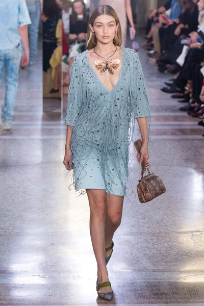 Look 43